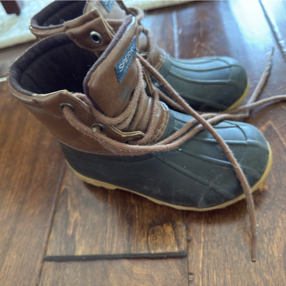 Speedy duck boots  size 10